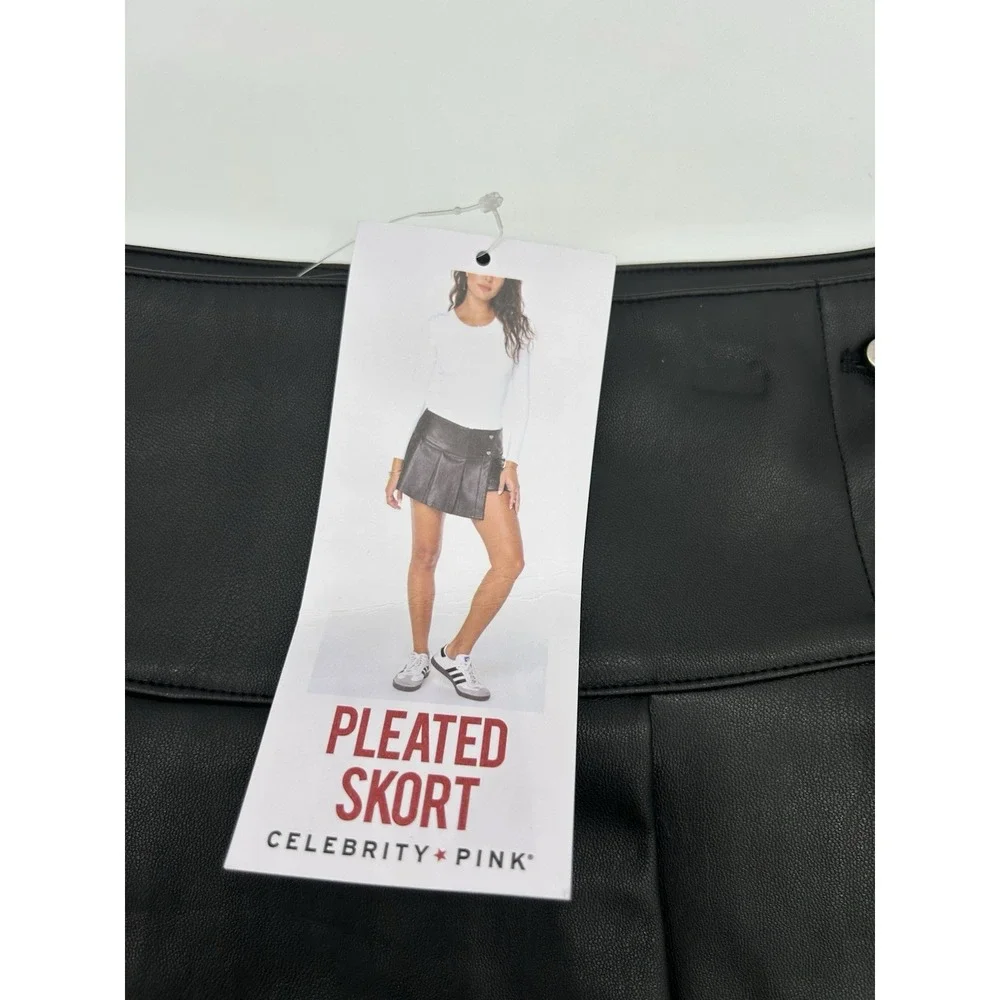 CELEBRITY PINK - SIZE: XL- Black Faux‎ Leather Wide Waistband Pleated Skort -NEW